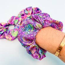 Load image into Gallery viewer, Spring Cottagecore Scrunchie
